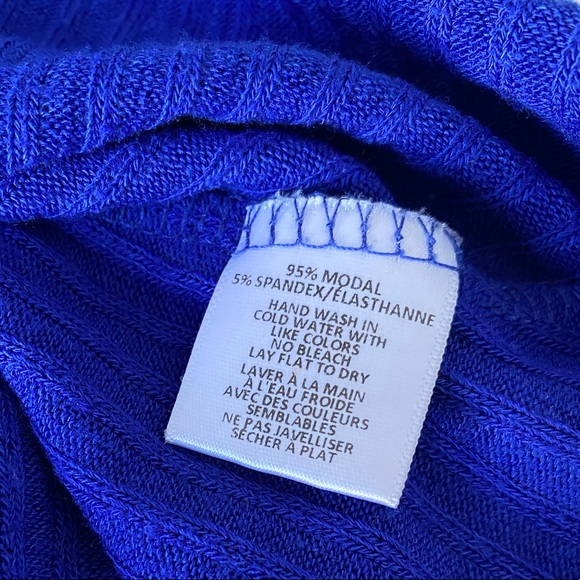 Olivia Moon โ Blue tank top with silver zip on the back. - Picture 7 of 10